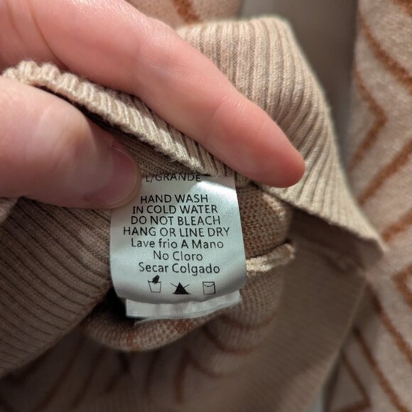 Tan & Beige sweater - Picture 2 of 5